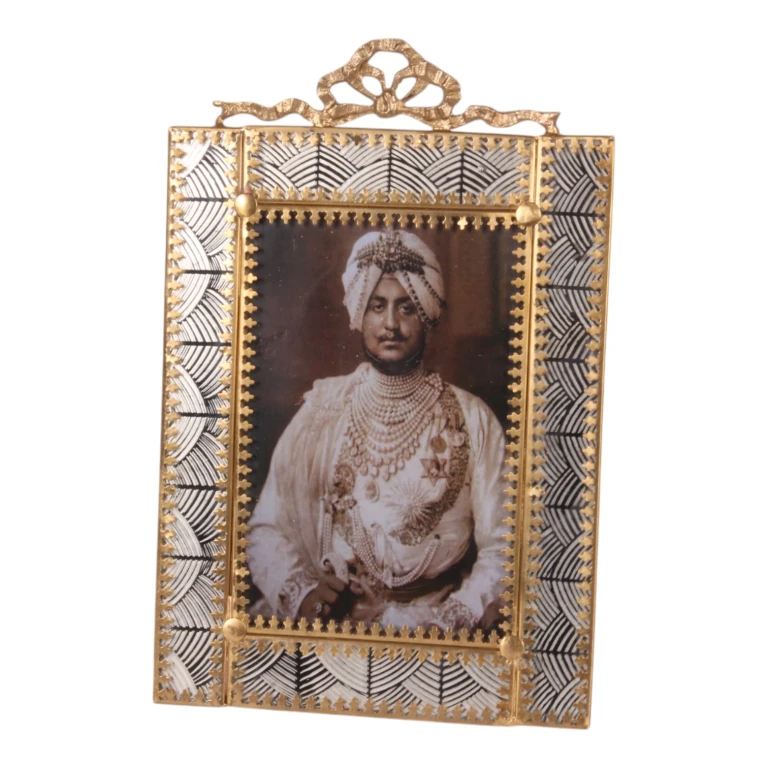 Rámeček na fotografii 10x15 cm – zlatý – mosaz – stojací