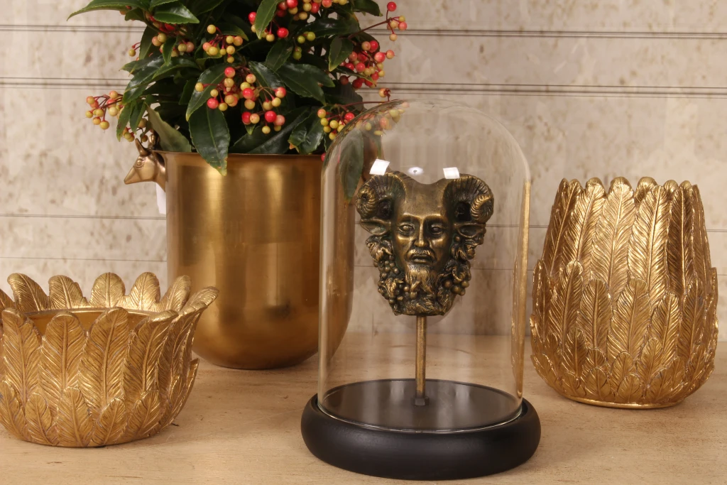 Bacchus soška s průhledným skleněným krytem – zlatá – 23 cm – umělá pryskyřice